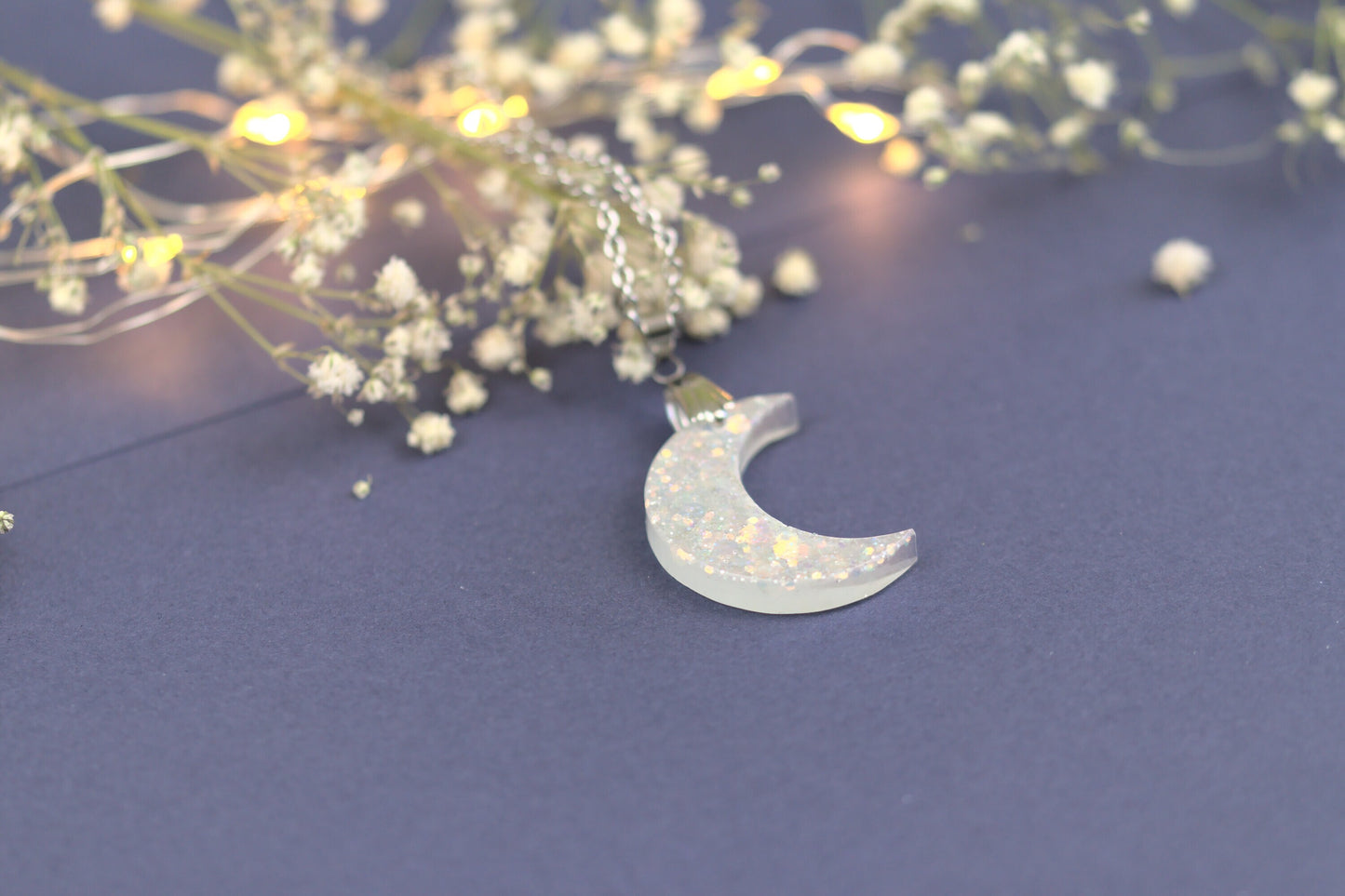 Colier Mic - Luna - Inox - Alb cu Argintiu - Handmade (colecția Clar de lună)